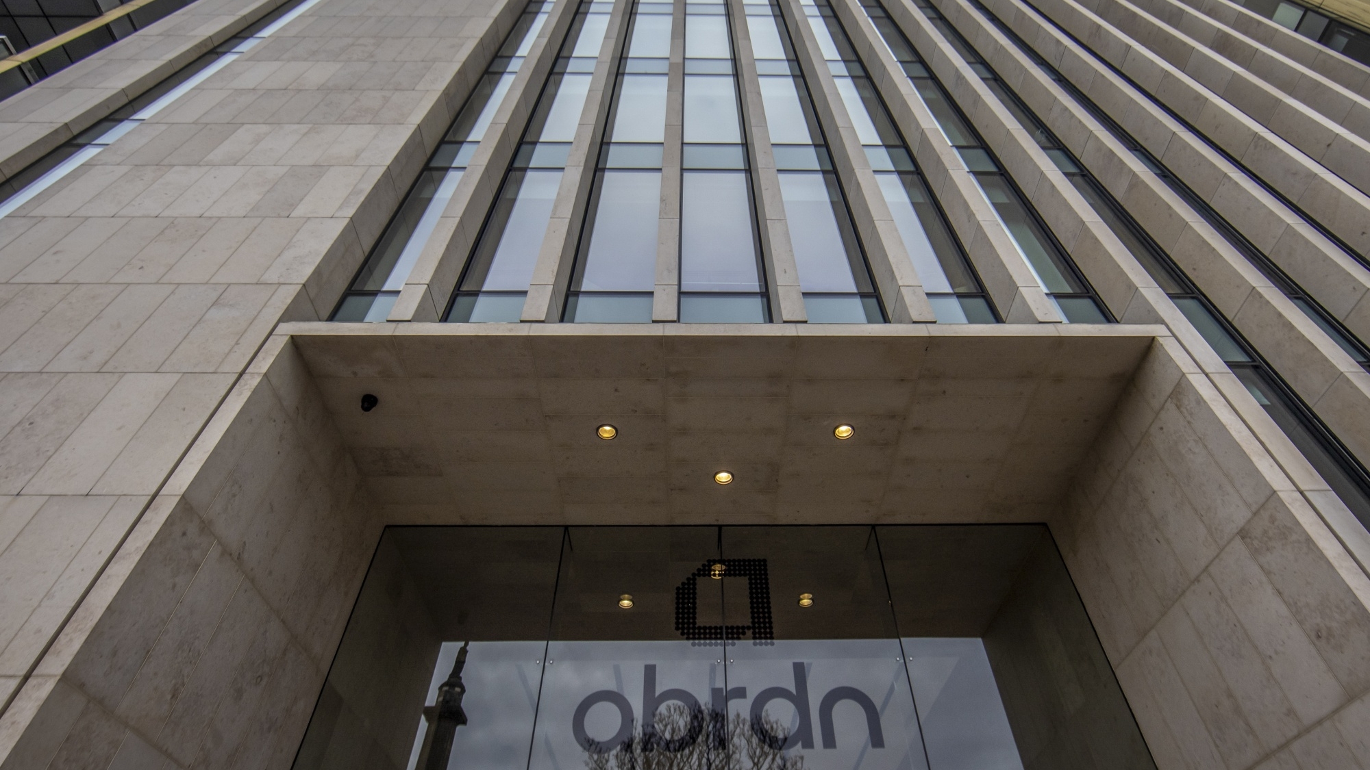 Abrdn set to axe hundreds of jobs in a GBP 150 million restructuring move.
Image Source: Bloomberg