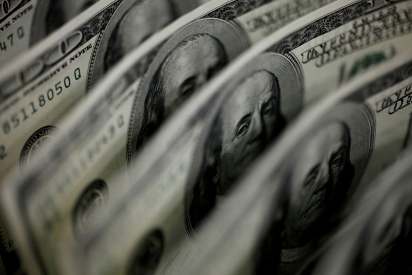 Dollar Pauses, Sterling Drops Ahead Of Fed, BoE